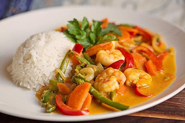 Wok Vegetables with Peanut Sauce and Scampi