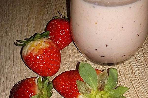 Yogurt and Curd Smoothie with Strawberries and Bananas