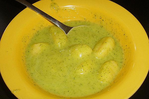 Zucchini – Cream Soup with Gnocchi