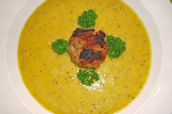 Zucchini Cream Soup with Meatballs (without Carbohydrates)