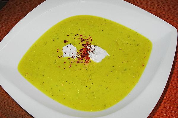 Zucchini – Curry Cream Soup