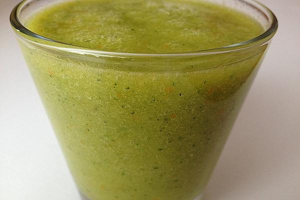 Zucchini Smoothie with Oranges, Persimmons and Kale