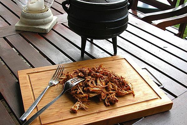 African Pulled Chicken from Potjie
