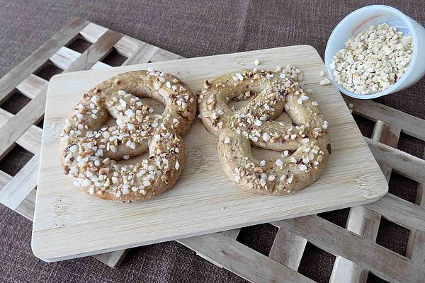 Almond – Cream – Pretzels