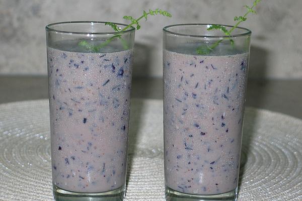 Almond Milkshake with Blueberries