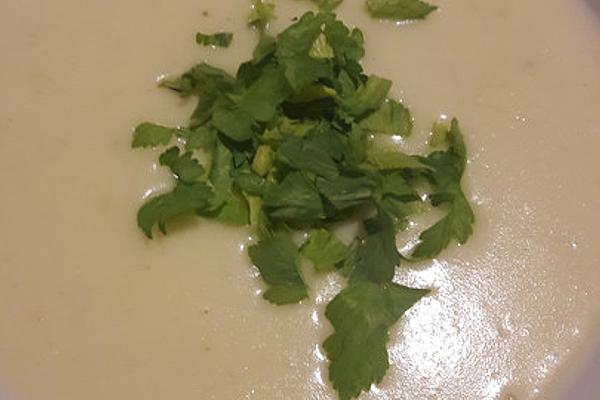 Antonia`s Green Celery Soup