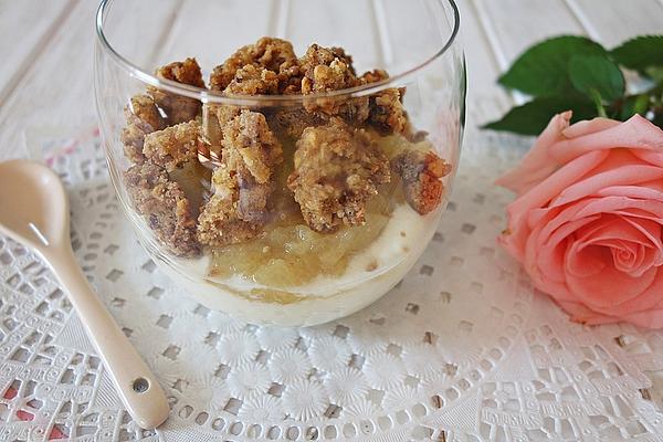 Apple Dessert with Ginger Crumble