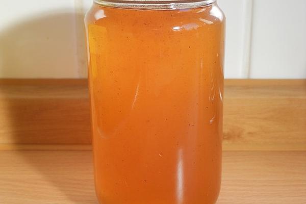 Apple-ginger Jelly with Vanilla and Cinnamon