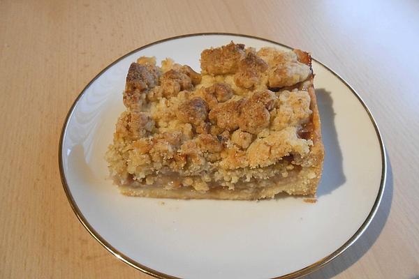 Apple Pie with Applesauce and Delicious Cinnamon Walnut Crumble