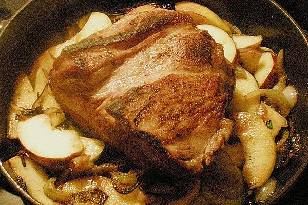 Apple – Roast Pork Seasoned with Cinnamon and Cloves