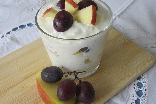 Apple Sour Cream with Grapes