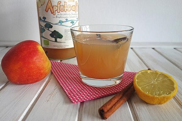 Apple Spritzer with Cinnamon and Lemon