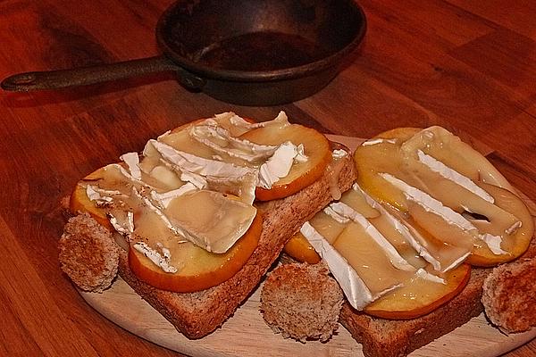 Apple Toast with Goat Camembert