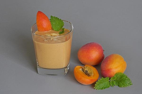 Apricot and Almond Milk Smoothie