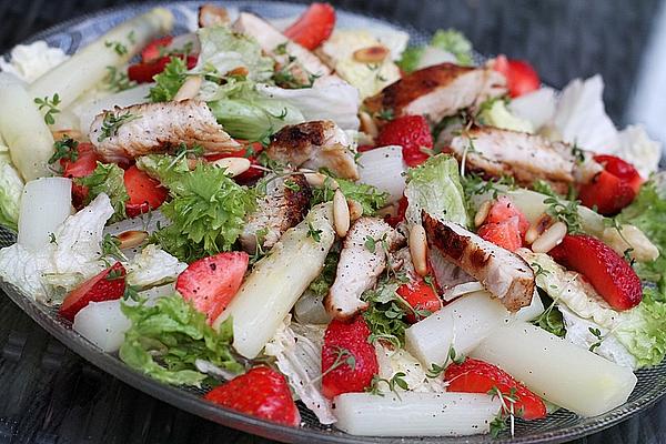Asparagus and Strawberry Salad with Chicken Breast Fillet