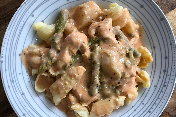 Asparagus in Basil Cheese Sauce with Turkey Fillet
