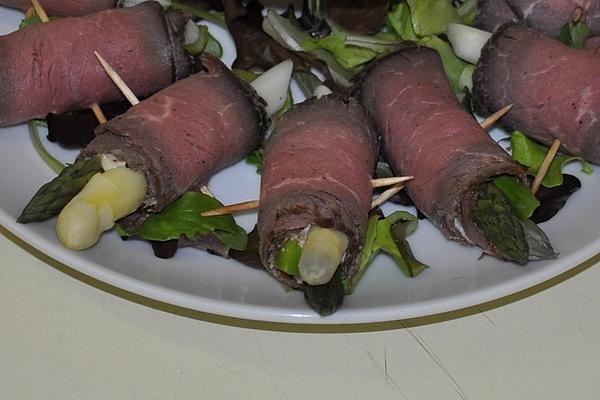 Asparagus Rolls with Roast Beef and Fresh Goat Cheese