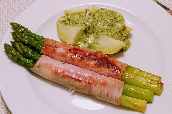 Asparagus Rolls with Wild Garlic Sauce