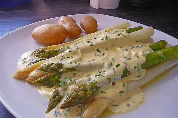 Asparagus with Chica`s Bolzano Sauce