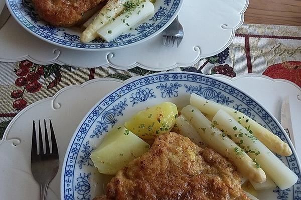 Asparagus with Viennese Style Pork Schnitzel and Mashed Potatoes