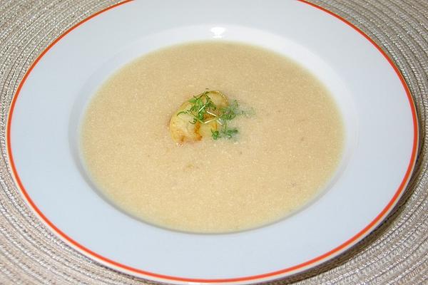 Autumnal Apple and Horseradish Soup