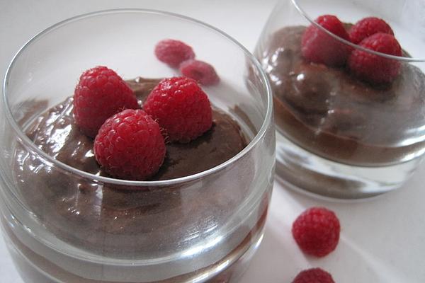 Avocado and Banana Mousse with Chocolate Powder