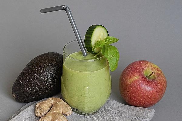 Avocado Smoothie with Apple, Cucumber and Basil