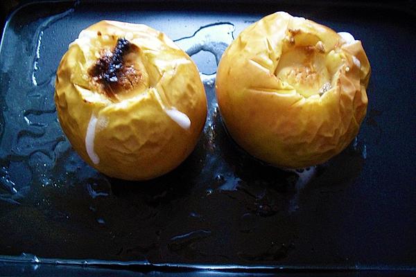 Baked Apples with Nut Filling