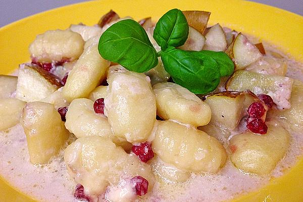 Baked Gnocchi with Pear and Gorgonzola Sauce