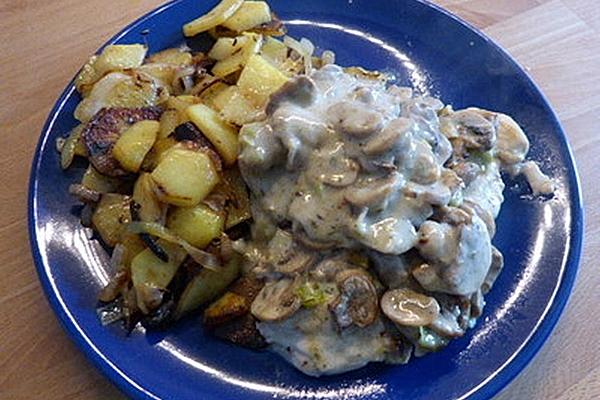 Baked Schnitzel with Leek and Mushrooms