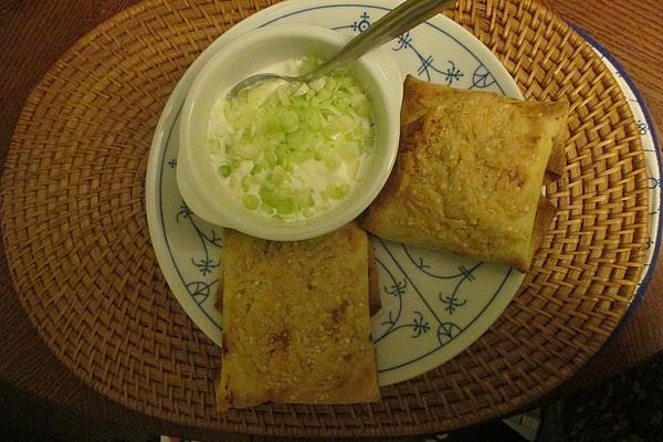 Baked Tortillas with Avocado Minced Meat Filling