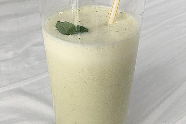 Banana and Basil Milkshake