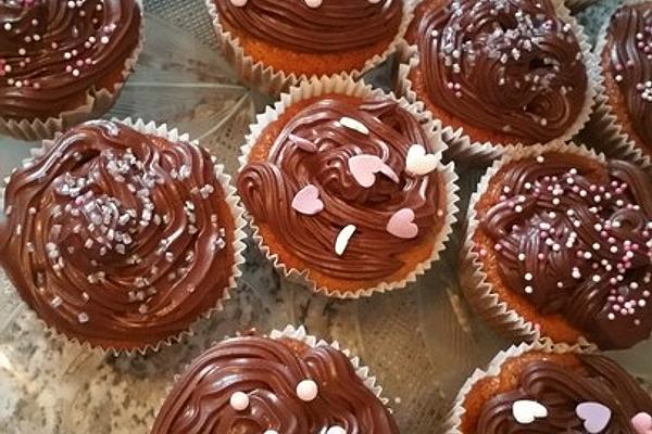 Banana Cupcakes with Chocolate Topping