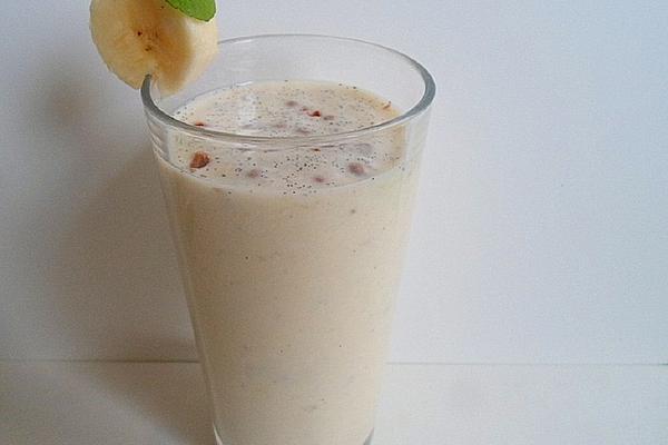 Banana Milk Shake with Biscuit