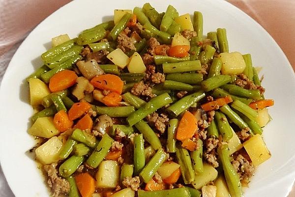 Bean, Carrot and Minced Meat Pan