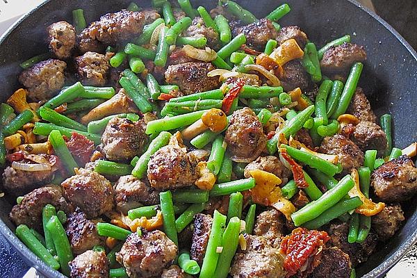 Beans and Chanterelles Stir-fry with Meatballs