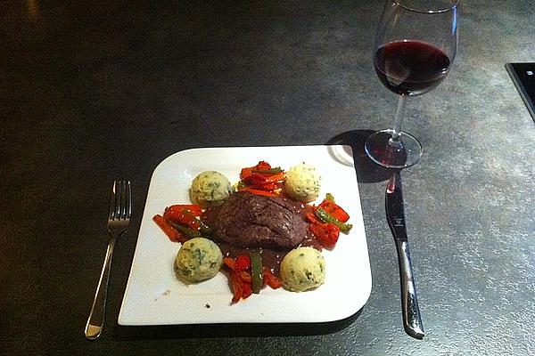 Beef Fillet on Rocket and Potato Mash with Roasted Paprika and Red Wine Sauce