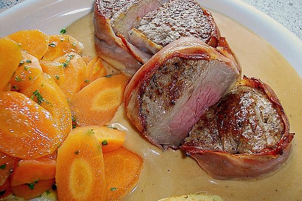 Beef Fillet Steaks Wrapped in Bacon with Whiskey Sauce