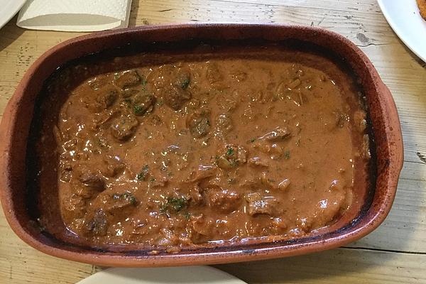 Beef Goulash in Roman Pot