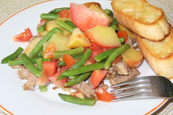Beef Salad with Pears and Beans