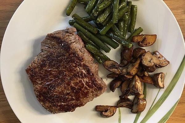 Beef Steak with Fresh Green Beans and Mushrooms
