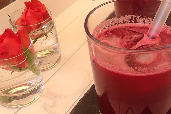 Beetroot Juice with Walnuts