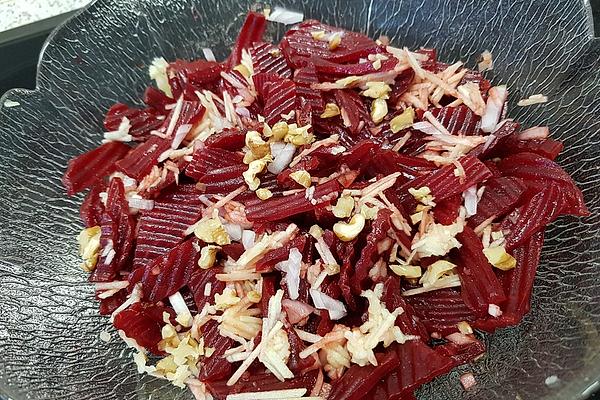 Beetroot Salad with Apple and Onion