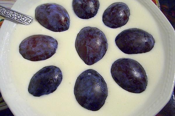 Berries with Thick Milk Cream