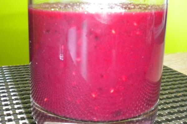 Berry Smoothie with Pomegranate Juice