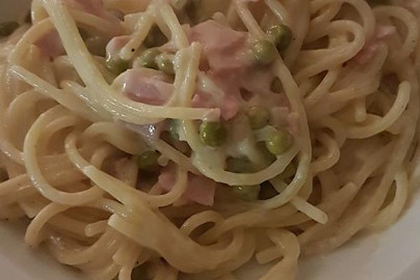 Bienemayas Spaghetti with Peas, Ham and Cheese – Cream Sauce