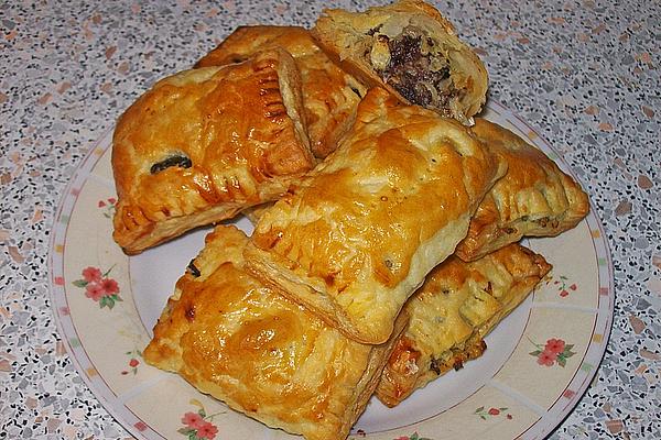 Black Pudding with Fried Mustard Onions in Puff Pastry Pillow