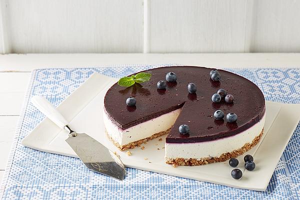 Blueberry Cheesecake with Crunchy Base