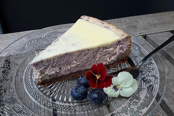 Blueberry Cheesecake with White Chocolate Topping
