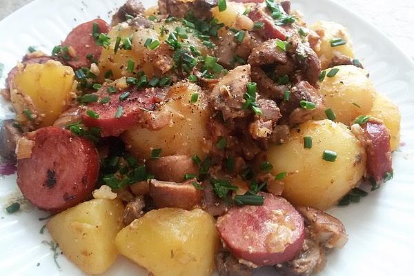 Bohemian Potato Pan with Crispy Sausage